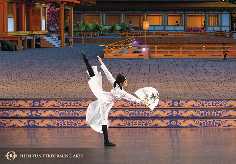 Shen Yun Dancer Michelle Lian