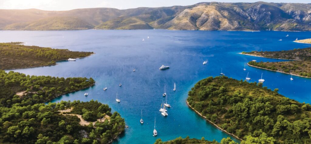 Amangati-Aman at sea