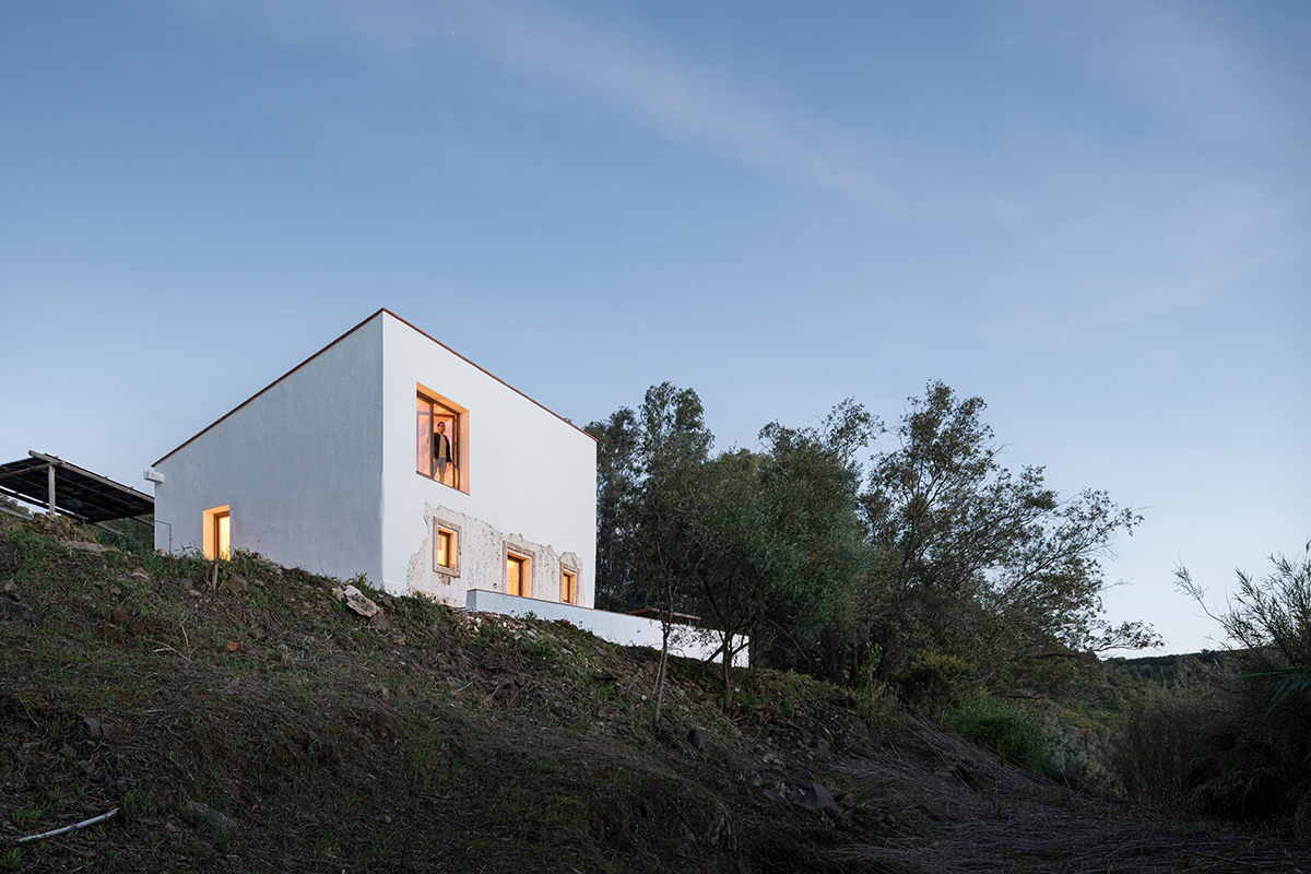 Sustainable Luxury Home 14